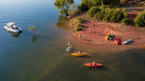 Des activités en famille à faire au lac du Salagou